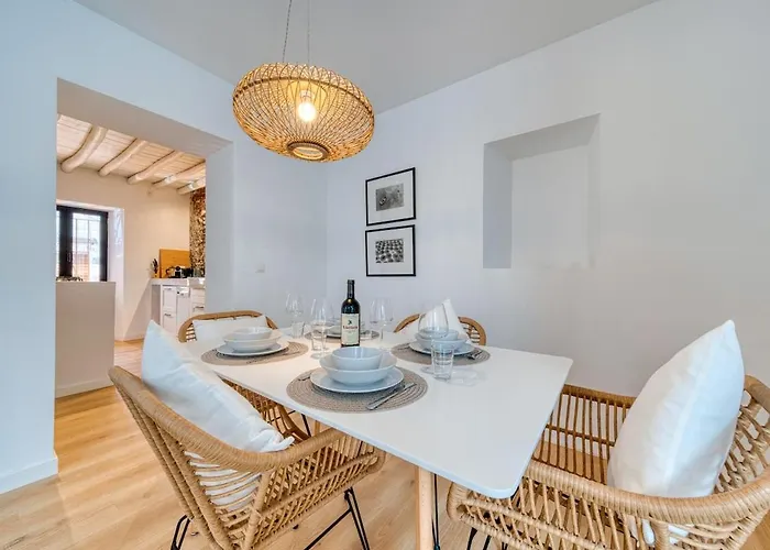 Chic Andalusian Retreat 에스테포나