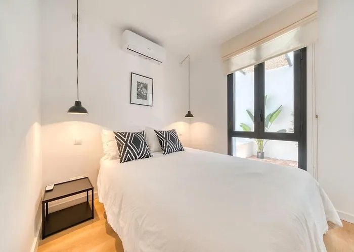 아파트 Chic Andalusian Retreat 에스테포나