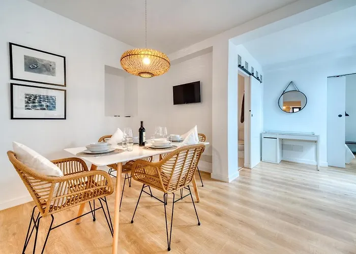 아파트 Chic Andalusian Retreat 에스테포나