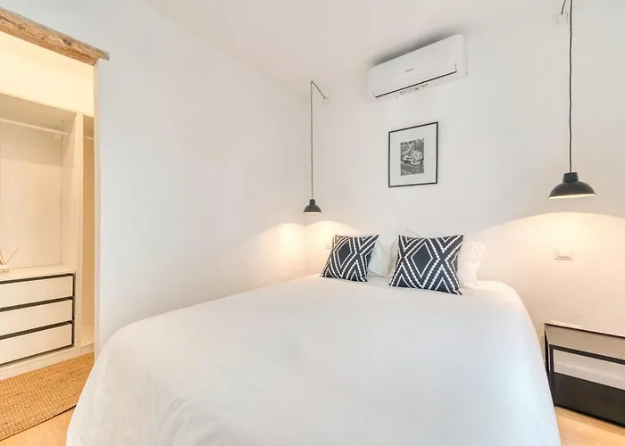 Chic Andalusian Retreat 아파트 에스테포나